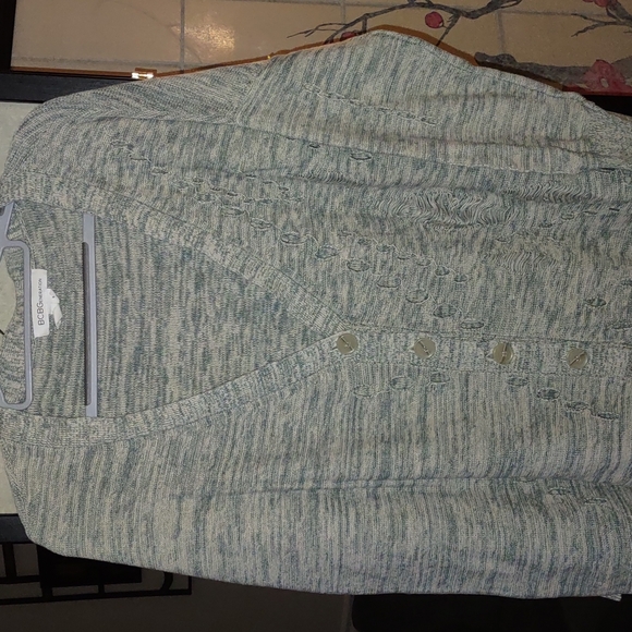 BCBGeneration Women's distressed green button up cardigan size medium - Picture 1 of 6